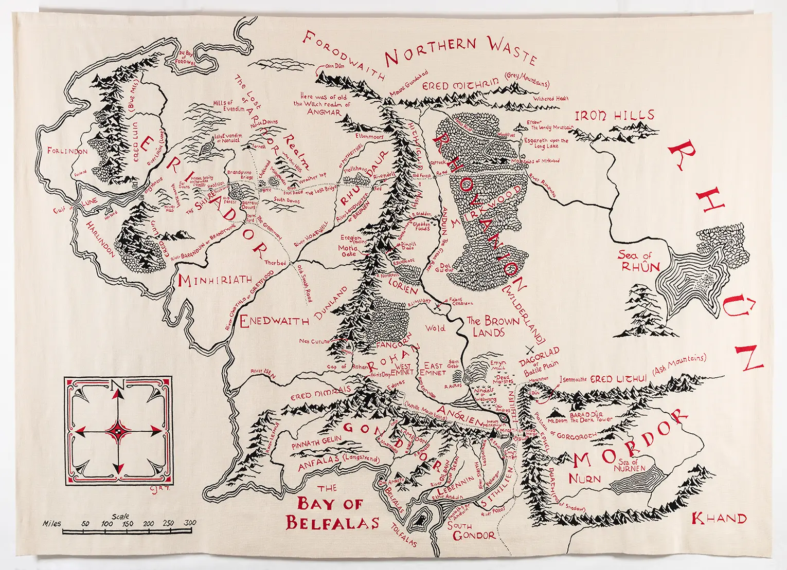 Map of Middle earth, d’après l'œuvre originale de Christopher Tolkien © The Tolkien Estate Limited 1954, tapis