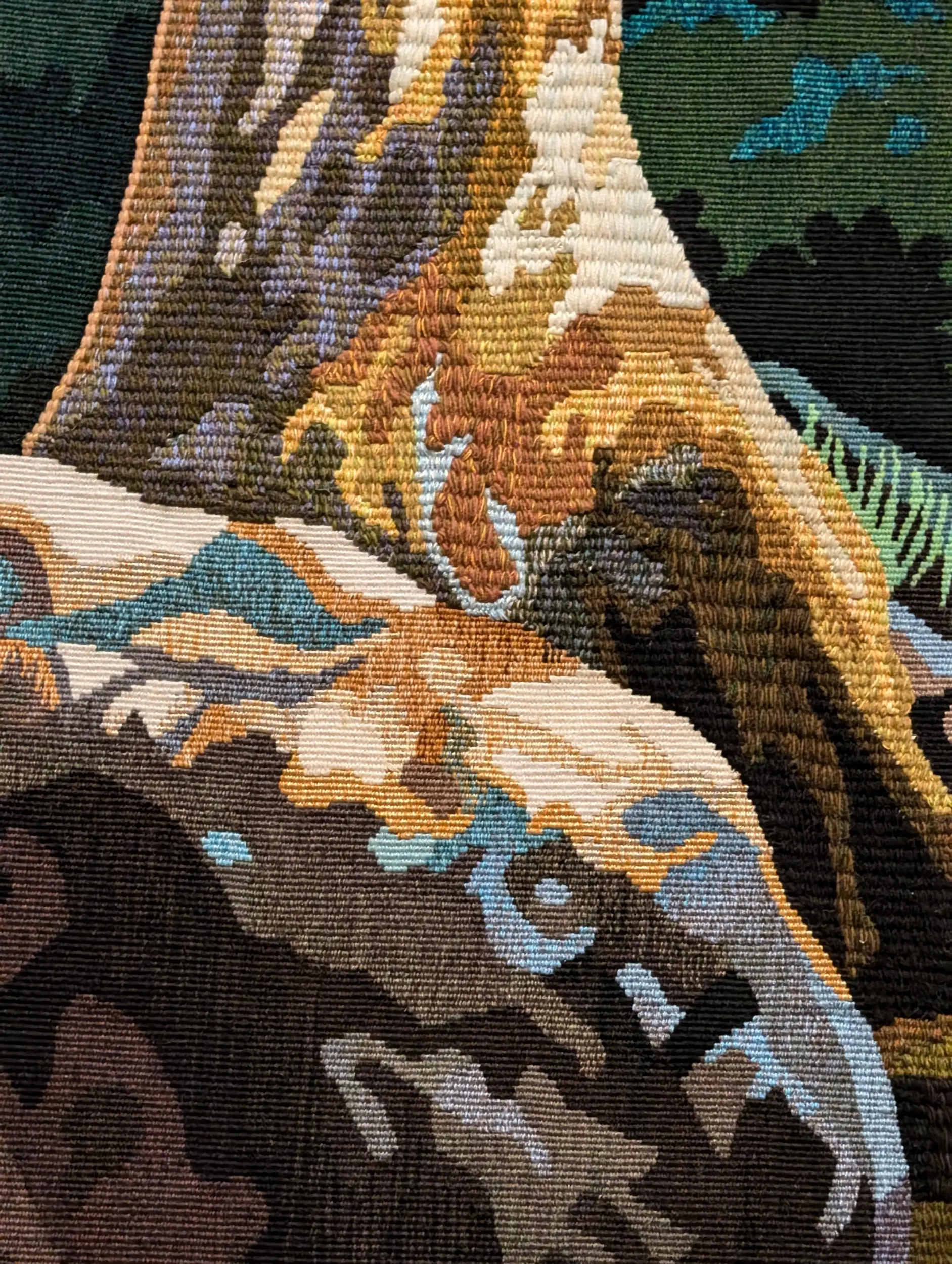 detail_ashitaka_soulage_sa_blessure_demoniaque_tapisserie_d_apres_une_image_tiree_du_film_princesse_mononoke_c_1997_hayao_miyazaki_studio_ghibli_nd.jpg